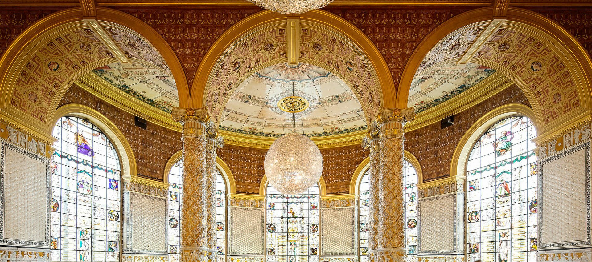 The V&A Museum - London's Free Museum of Arts, Crafts & Design